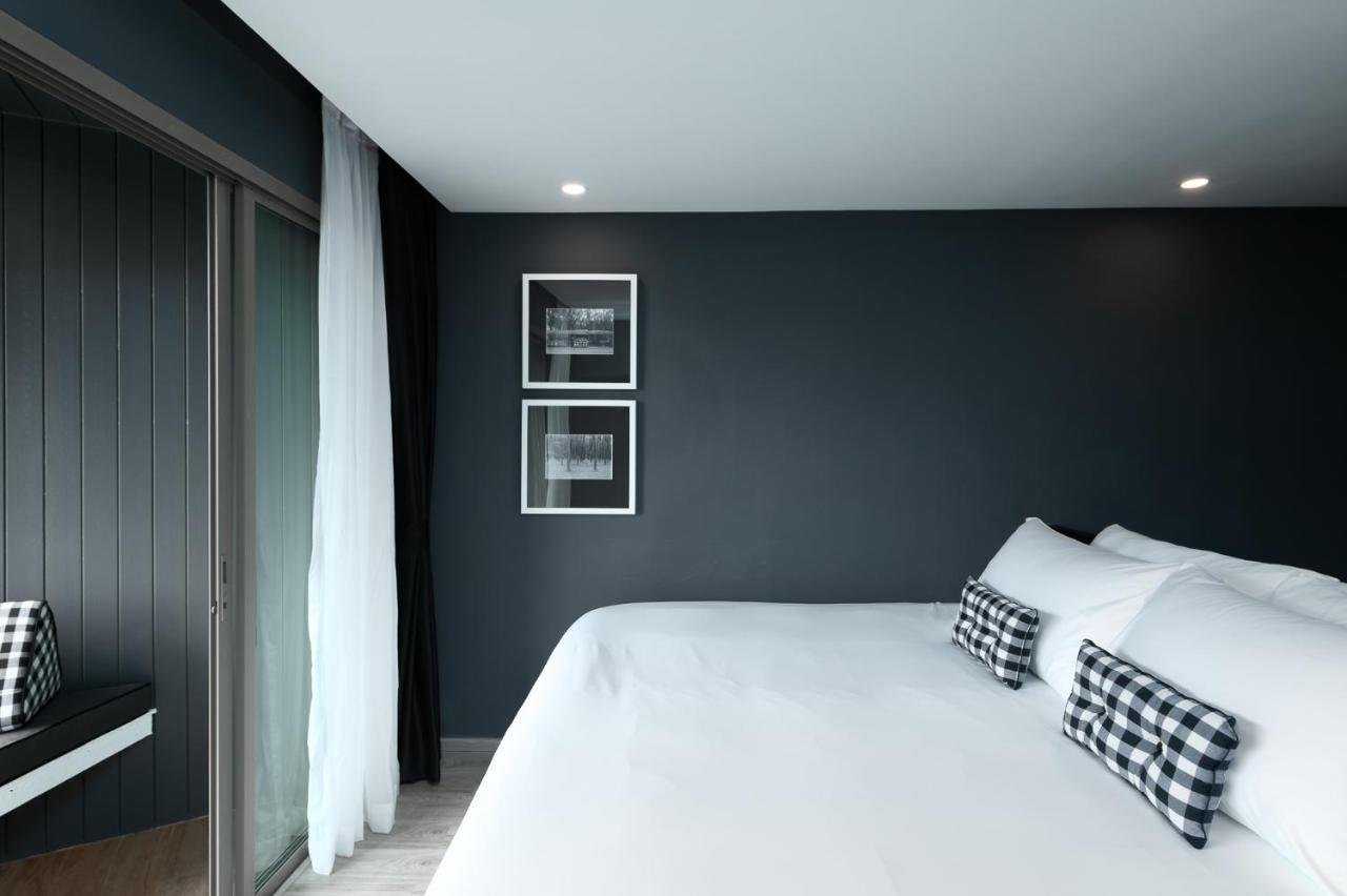 Foto Hotel Phuket Beachfront Exterior photo A bedroom