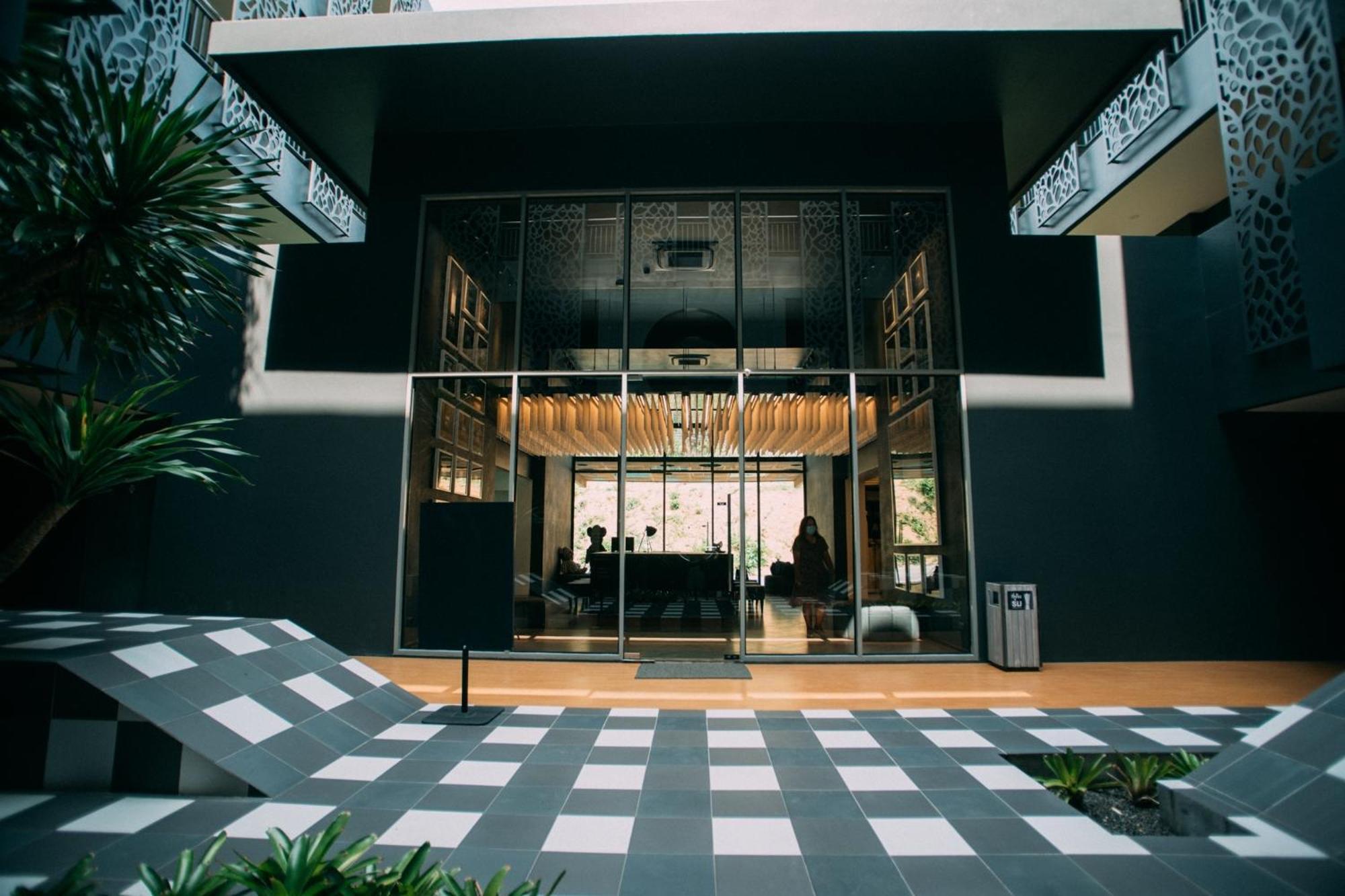 Foto Hotel Phuket Beachfront Exterior photo The lobby of the hotel